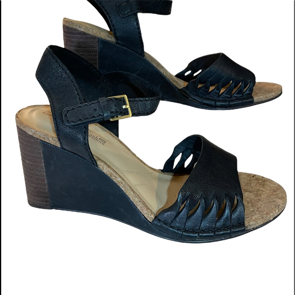 Clarks “Spiced Poppy” Wedge Sandal in Black, 9